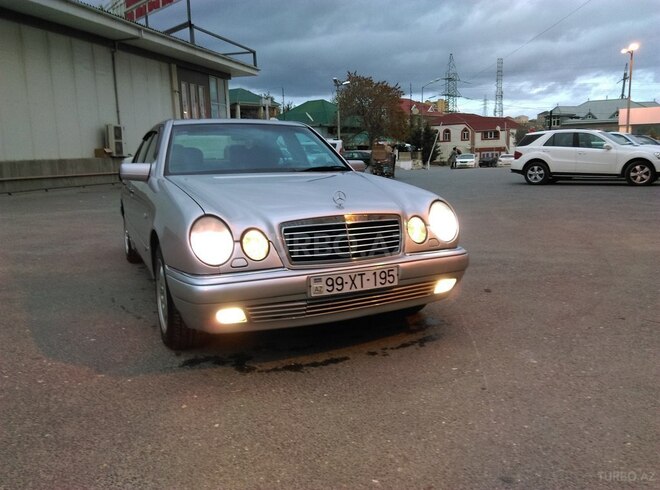 Mercedes E 220 1999, 380,000 km - 2.2 l - Bakı