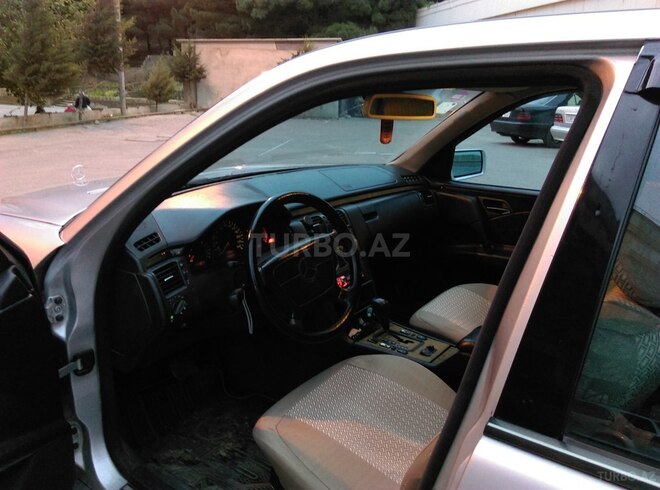 Mercedes E 220 1999, 380,000 km - 2.2 l - Bakı