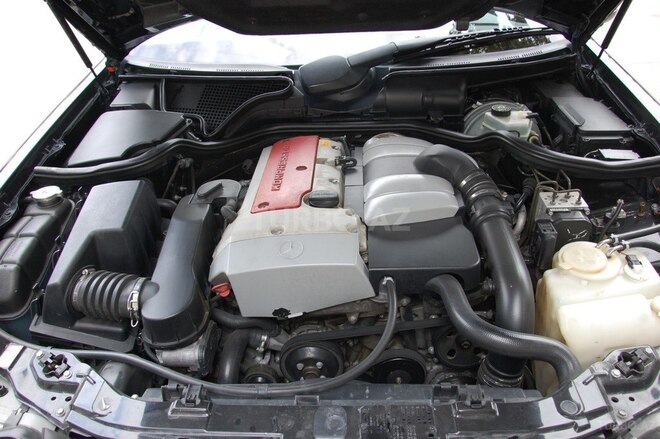 Mercedes E 200 2001, 136,000 km - 2.0 л - Mingəçevir