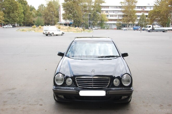 Mercedes E 200 2001, 136,000 km - 2.0 л - Mingəçevir