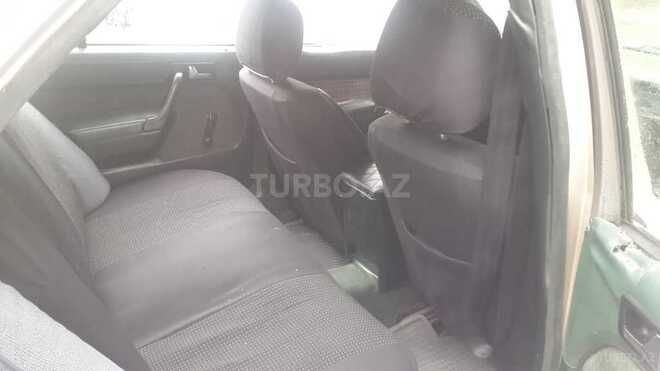 Mercedes E 270 1990, 265,000 km - 2.0 л - Xırdalan