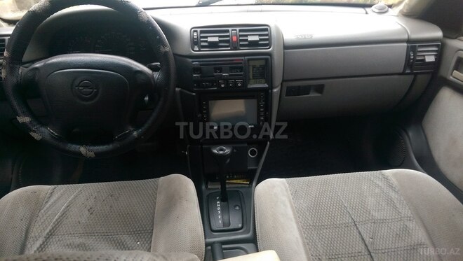 Opel Vectra 1995, 324,000 km - 2.0 l - Bakı