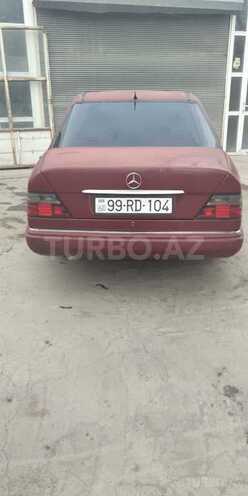 Mercedes E 200 1988, 84,000 km - 2.0 л - Salyan