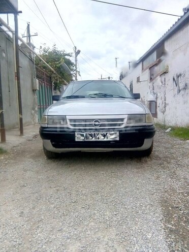 Opel Astra 1993, 399,000 km - 1.8 л - Bakı