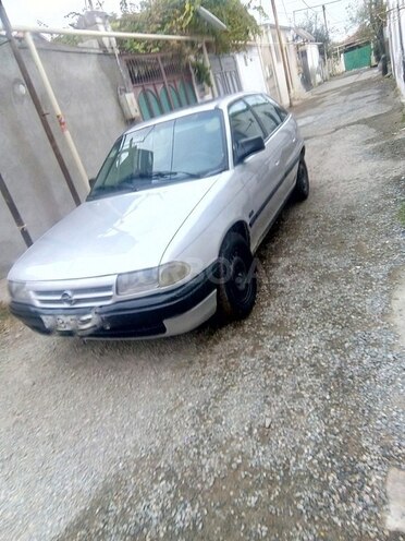 Opel Astra 1993, 399,000 km - 1.8 л - Bakı