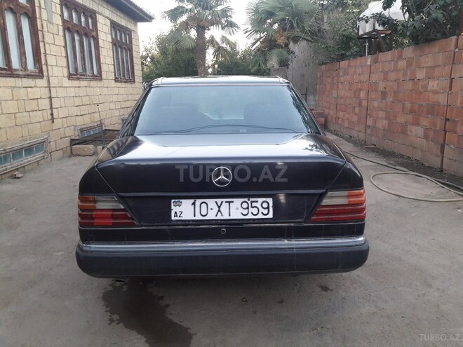 Mercedes E 220 1990, 280,000 km - 2.2 л - Cəlilabad