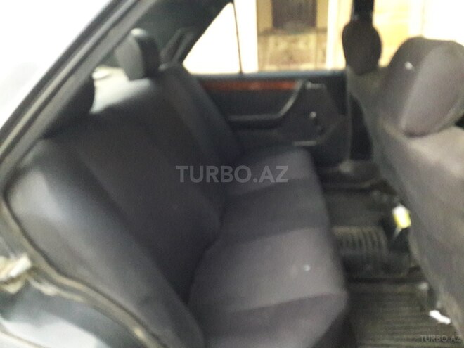 Mercedes E 220 1990, 280,000 km - 2.2 л - Cəlilabad