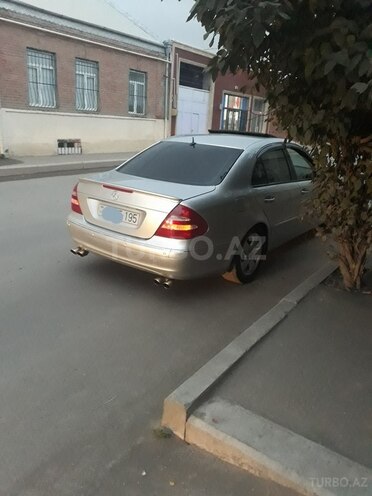 Mercedes E 240 2002, 260,000 km - 2.6 л - Gəncə