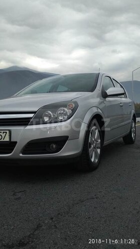 Opel Astra 2005, 300,020 km - 1.4 l - Şəki