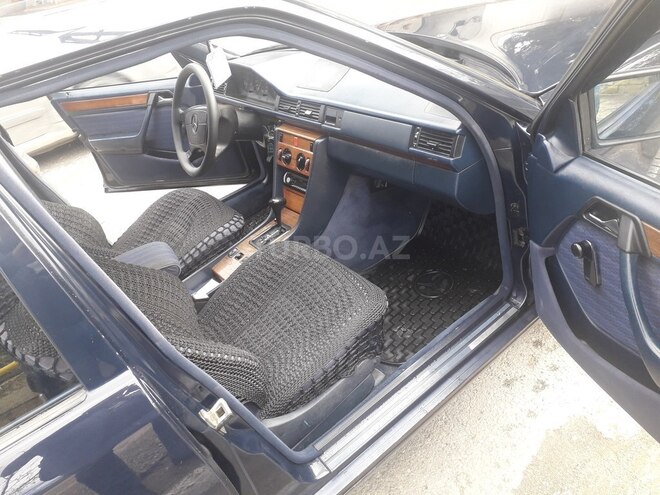 Mercedes E 220 1993, 250,000 km - 2.2 l - Sumqayıt