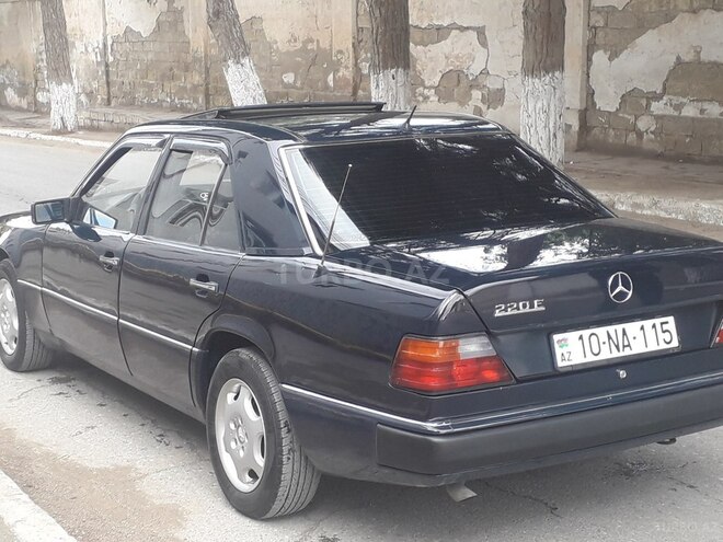 Mercedes E 220 1993, 250,000 km - 2.2 l - Sumqayıt