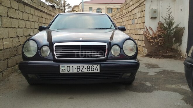 Mercedes E 220 1999, 327,499 km - 2.2 l - Bakı