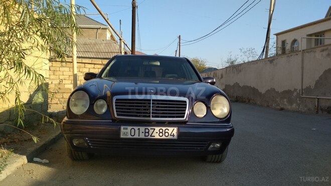 Mercedes E 220 1999, 327,499 km - 2.2 l - Bakı