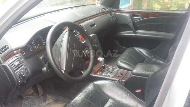 Mercedes E 300 1998, 235,960 km - 0.3 л - Bakı