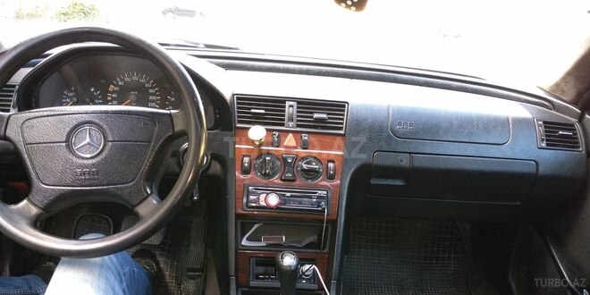 Mercedes C 180 1995, 298,366 km - 1.8 л - Şirvan