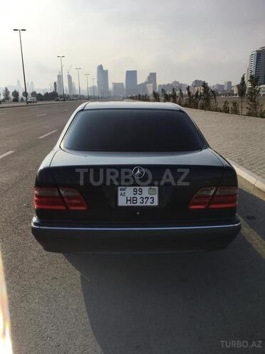 Mercedes E 240 2000, 257,000 km - 2.4 л - Bakı