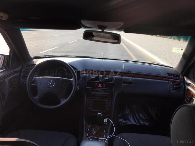 Mercedes E 240 2000, 257,000 km - 2.4 л - Bakı