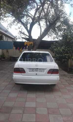 Mercedes E 220 2001, 59,000 km - 0.3 l - Ağcabədi
