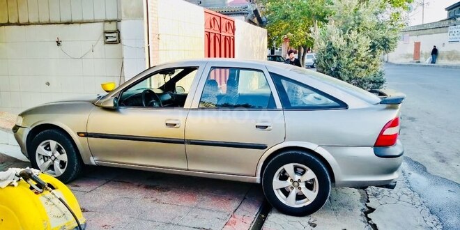 Opel Vectra 1997, 266,000 km - 1.6 l - Bakı