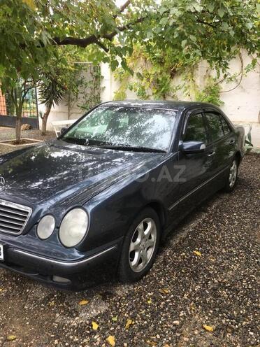 Mercedes E 270 2001, 340,000 km - 2.7 л - Bakı