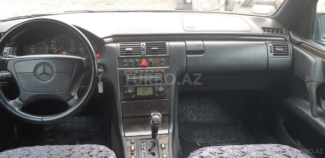 Mercedes E 240 1998, 235,000 km - 2.4 l - Bakı