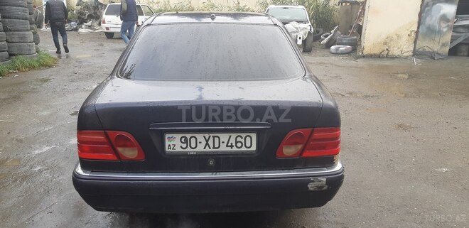 Mercedes E 240 1998, 235,000 km - 2.4 l - Bakı