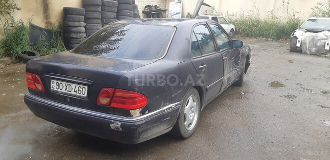 Mercedes E 240 1998, 235,000 km - 2.4 l - Bakı