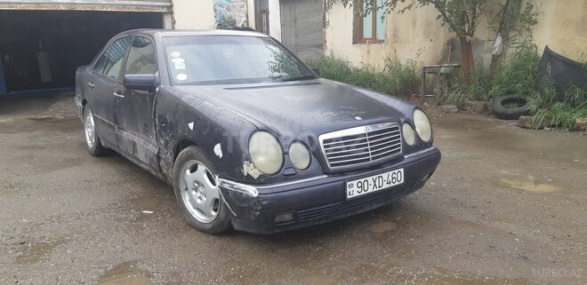 Mercedes E 240 1998, 235,000 km - 2.4 l - Bakı
