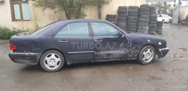Mercedes E 240 1998, 235,000 km - 2.4 l - Bakı