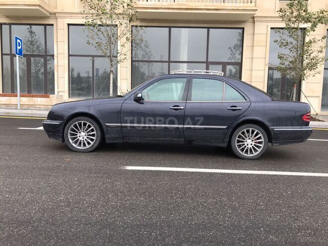 Mercedes E 260 2000, 352,220 km - 2.6 l - Bakı