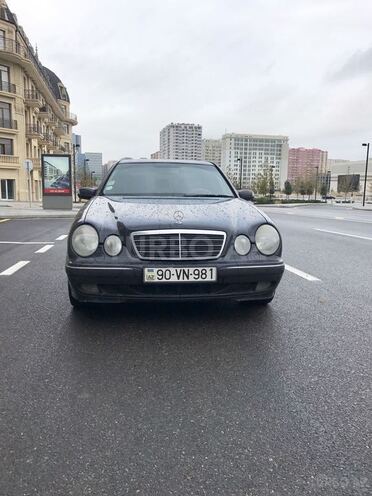 Mercedes E 260 2000, 352,220 km - 2.6 l - Bakı