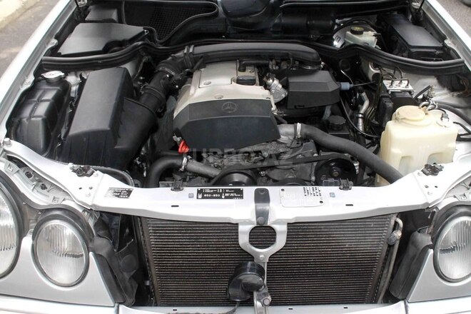 Mercedes E 200 1998, 261,458 km - 2.0 л - Bakı