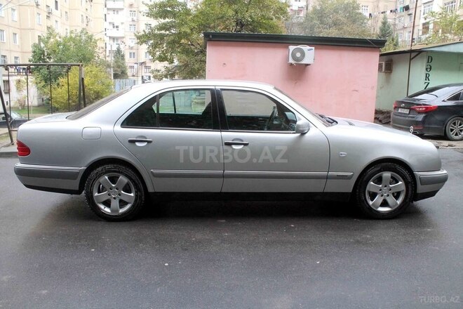 Mercedes E 200 1998, 260,576 km - 2.0 l - Bakı