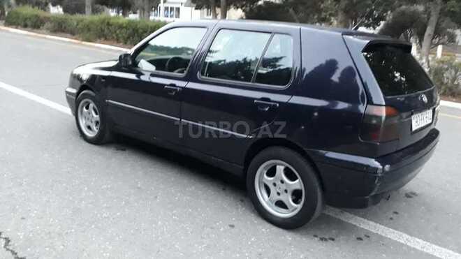 Volkswagen Golf 1997, 24,563 km - 2.0 l - Sumqayıt