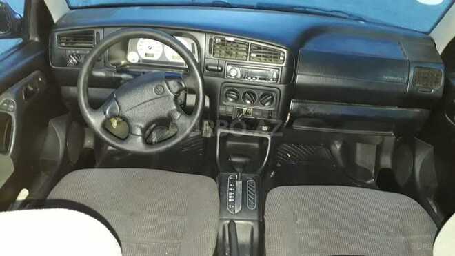 Volkswagen Golf 1997, 24,563 km - 2.0 l - Sumqayıt