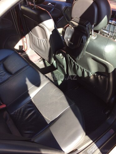 Mercedes C 240 2002, 176,000 km - 2.6 l - Bakı