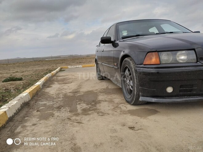 BMW 320 1992, 2,560,062 km - 2.0 l - Bakı