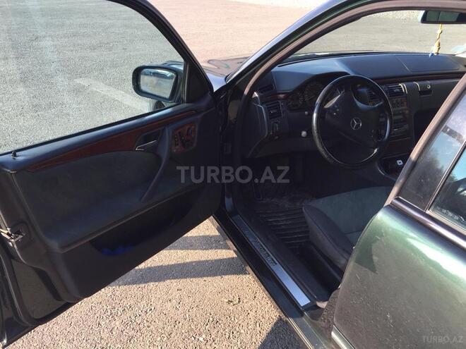 Mercedes E 240 2000, 27,525 km - 2.6 l - Bakı