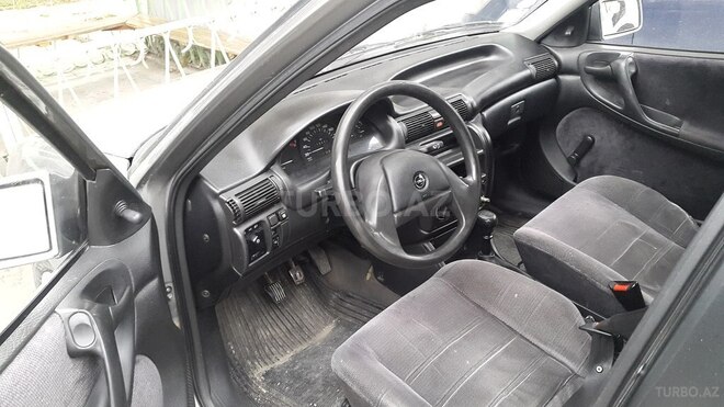 Opel Astra 1994, 225,000 km - 1.4 л - Bakı