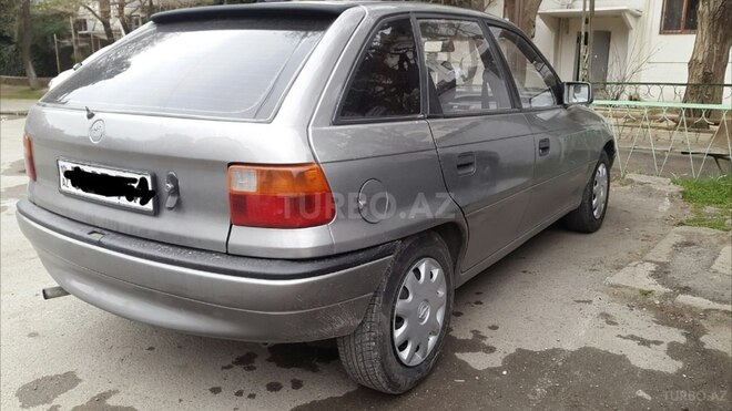 Opel Astra 1994, 225,000 km - 1.4 л - Bakı