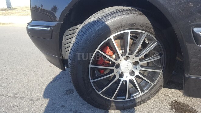 Mercedes E 240 1999, 275,577 km - 2.4 l - Gəncə