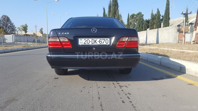Mercedes E 240 1999, 275,577 km - 2.4 l - Gəncə