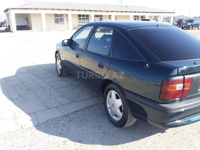 Opel Vectra 1995, 225,000 km - 2.0 l - Bakı