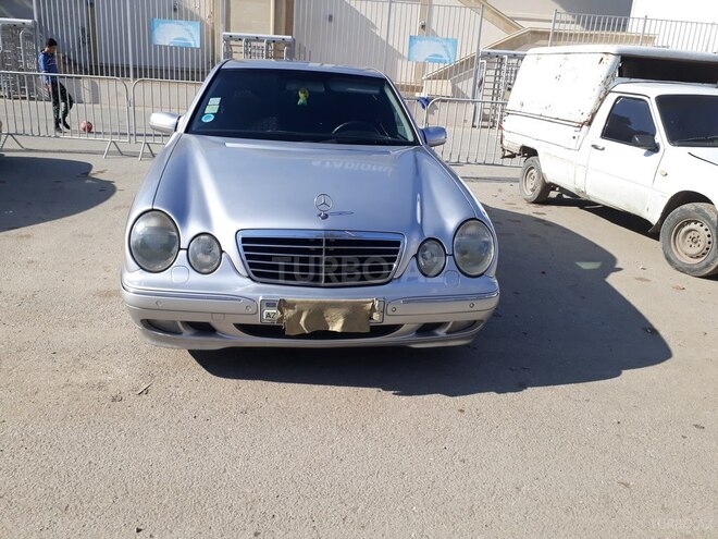 Mercedes E 220 2000, 483,560 km - 2.2 л - Bakı