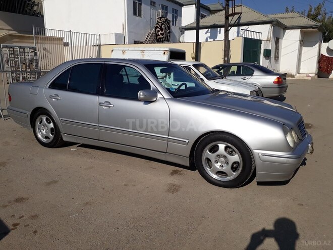 Mercedes E 220 2000, 483,560 km - 2.2 л - Bakı