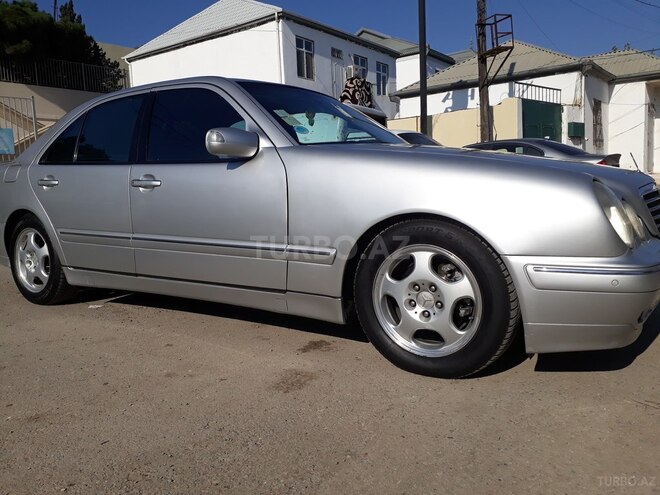 Mercedes E 220 2000, 483,560 km - 2.2 л - Bakı