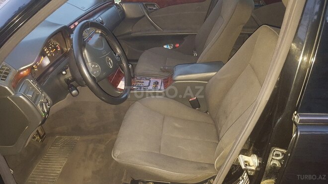 Mercedes E 240 1999, 275,577 km - 2.4 l - Gəncə