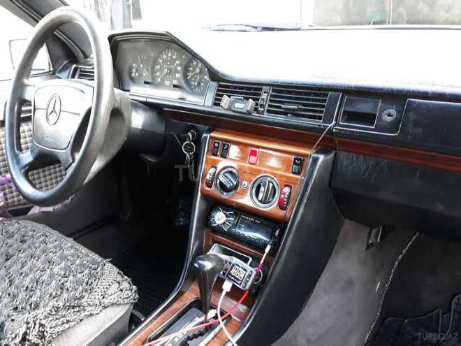 Mercedes E 250 1993, 555,560 km - 0.3 l - Bakı