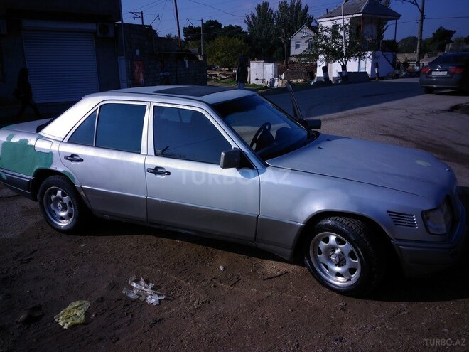 Mercedes E 250 1993, 555,560 km - 0.3 l - Bakı