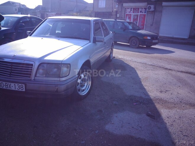 Mercedes E 250 1993, 555,560 km - 0.3 l - Bakı
